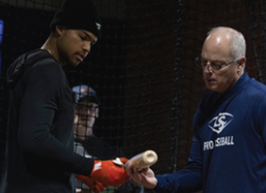 1-ON-1 EXPERT DISCUSSIONS at the Louisville Slugger Hitting Lab